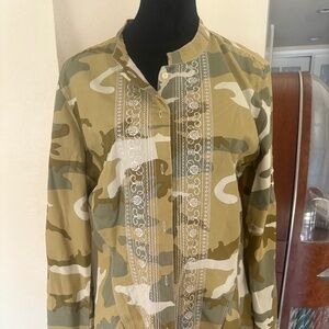 Johnny Was 3J Camo Button Down Shirt Size M